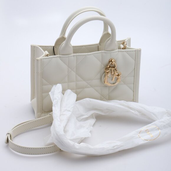 Mini Dior Book Tote Latte Macrocannage Calfskin (21.5 x 13 x 7.5 cm) - Picture 1 of 13